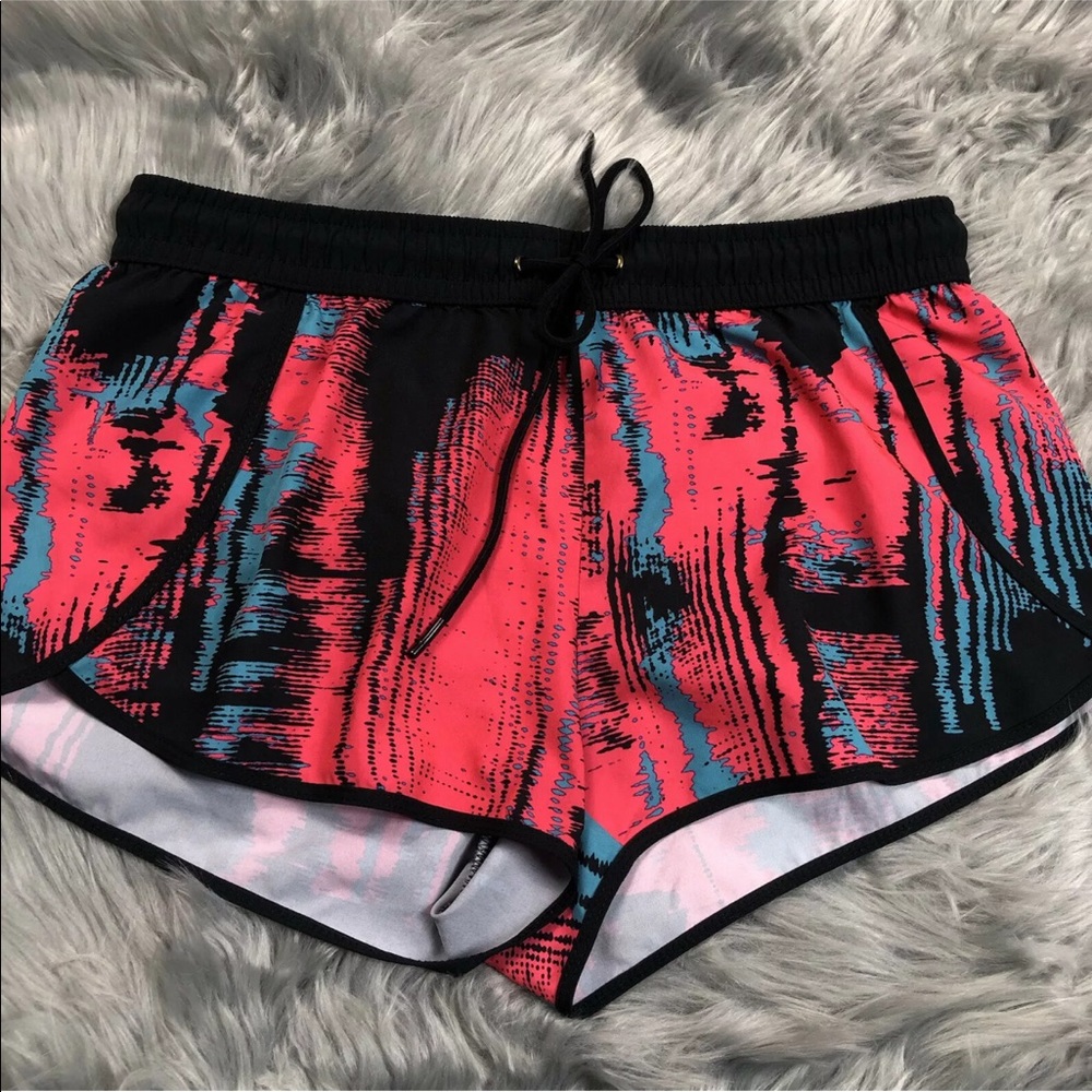 Fabletics Carrie II Heat Wave Shorts Small